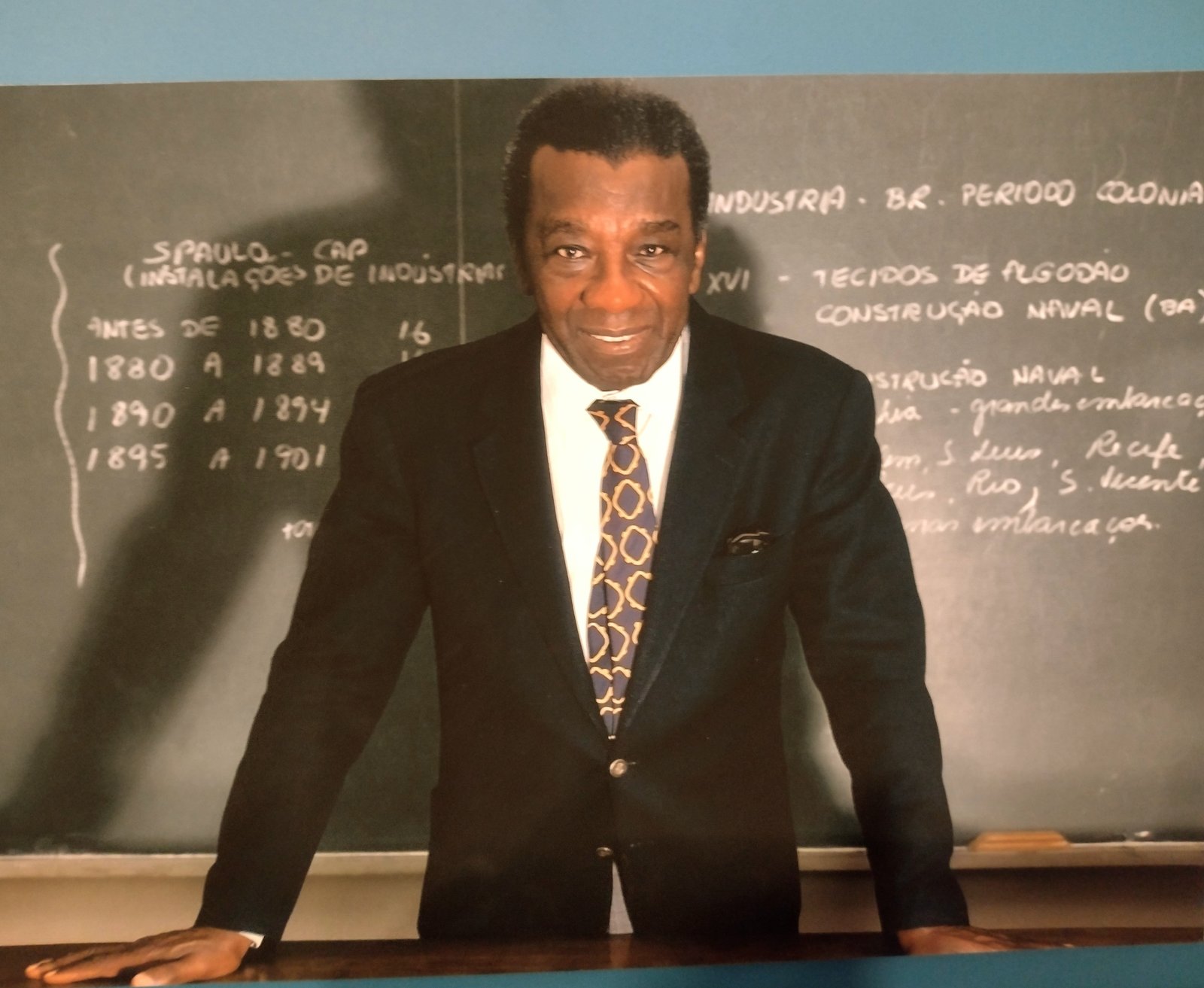 MILTON SANTOS E LOUSA