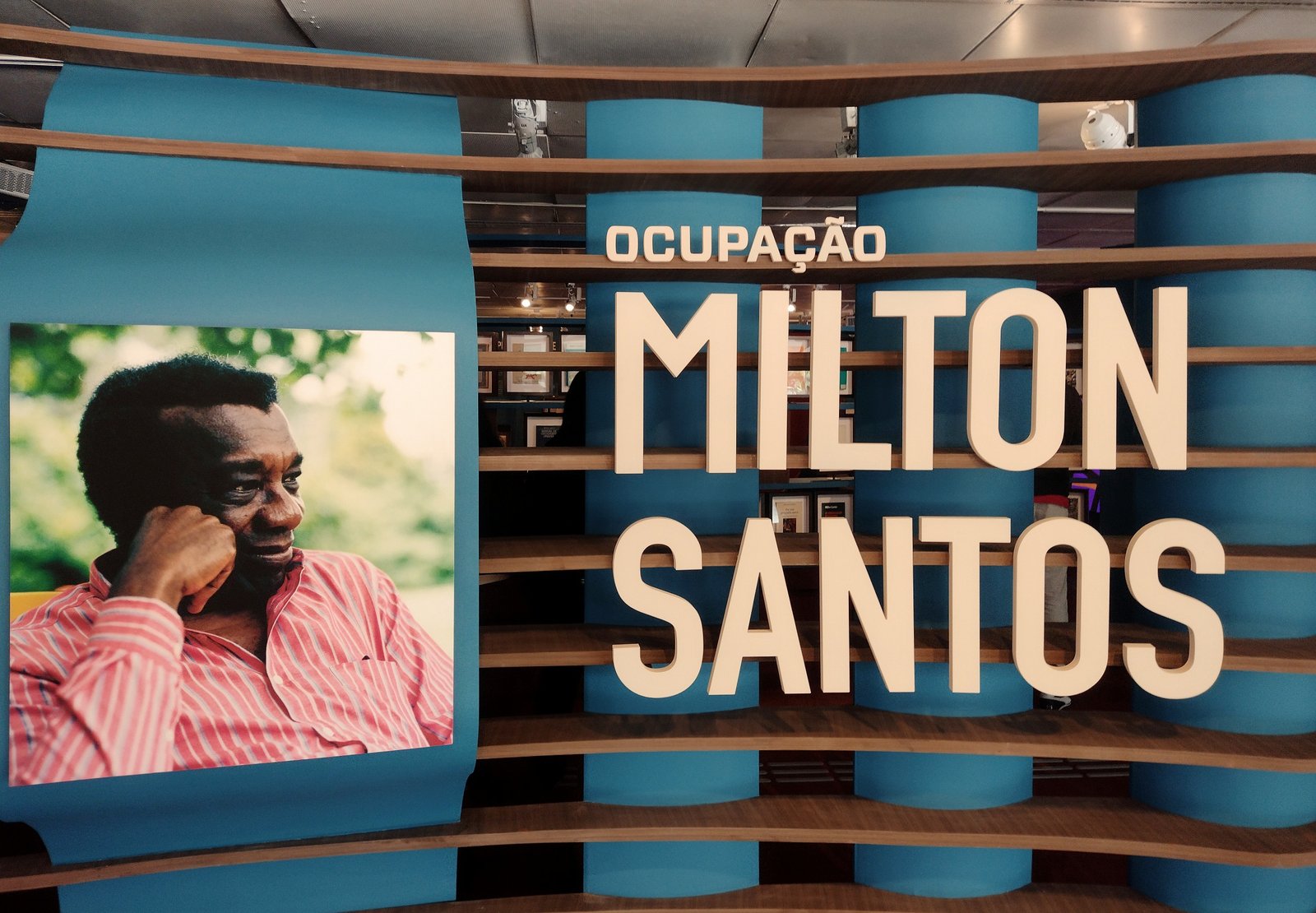 PAINEL MILTON SANTOS OCUPAÇÃO